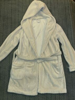 Vintage aerie Plush Hooded Robe in Cream